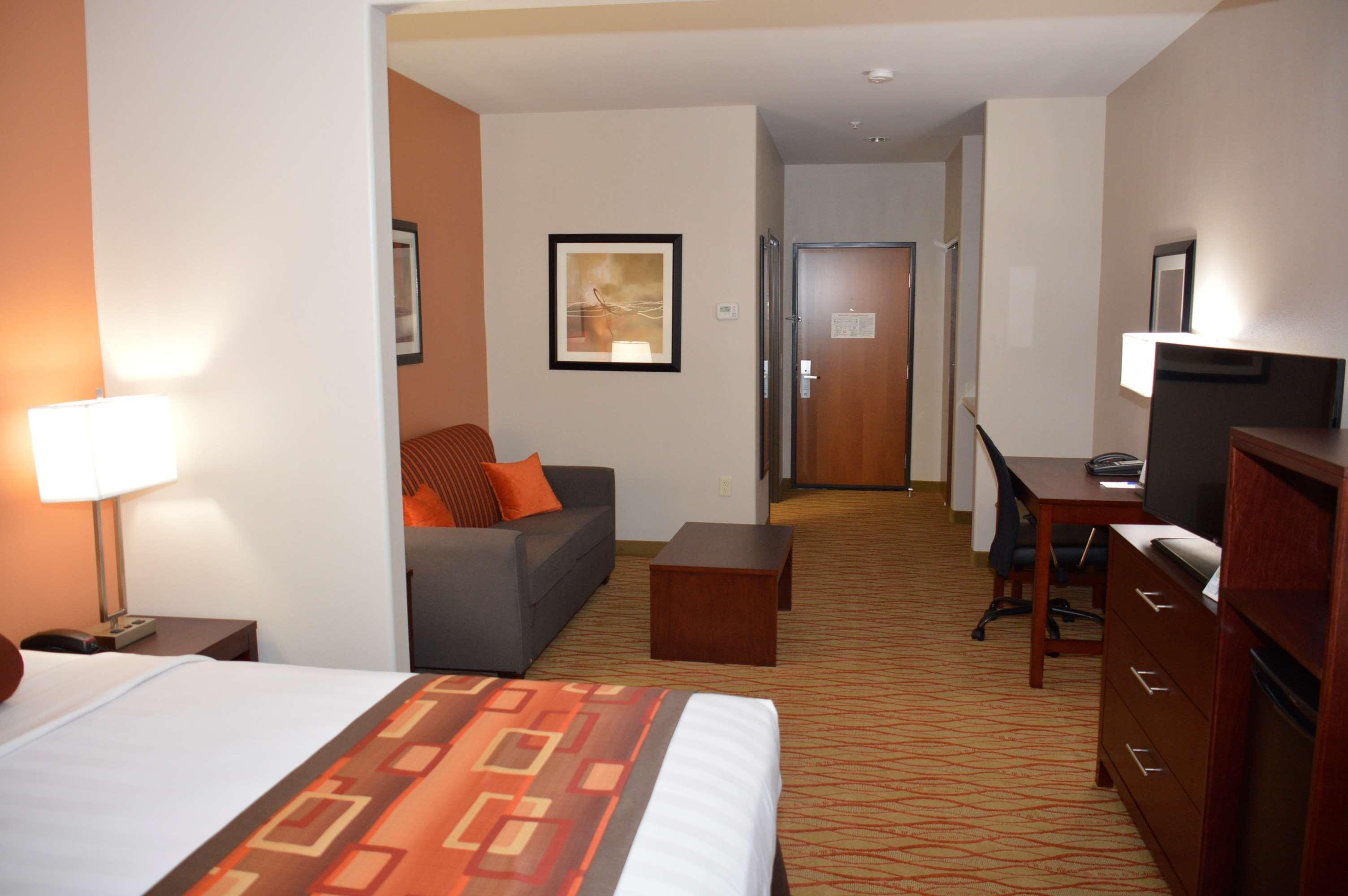 Best Western Plus Spring Inn & Suites Esterno foto