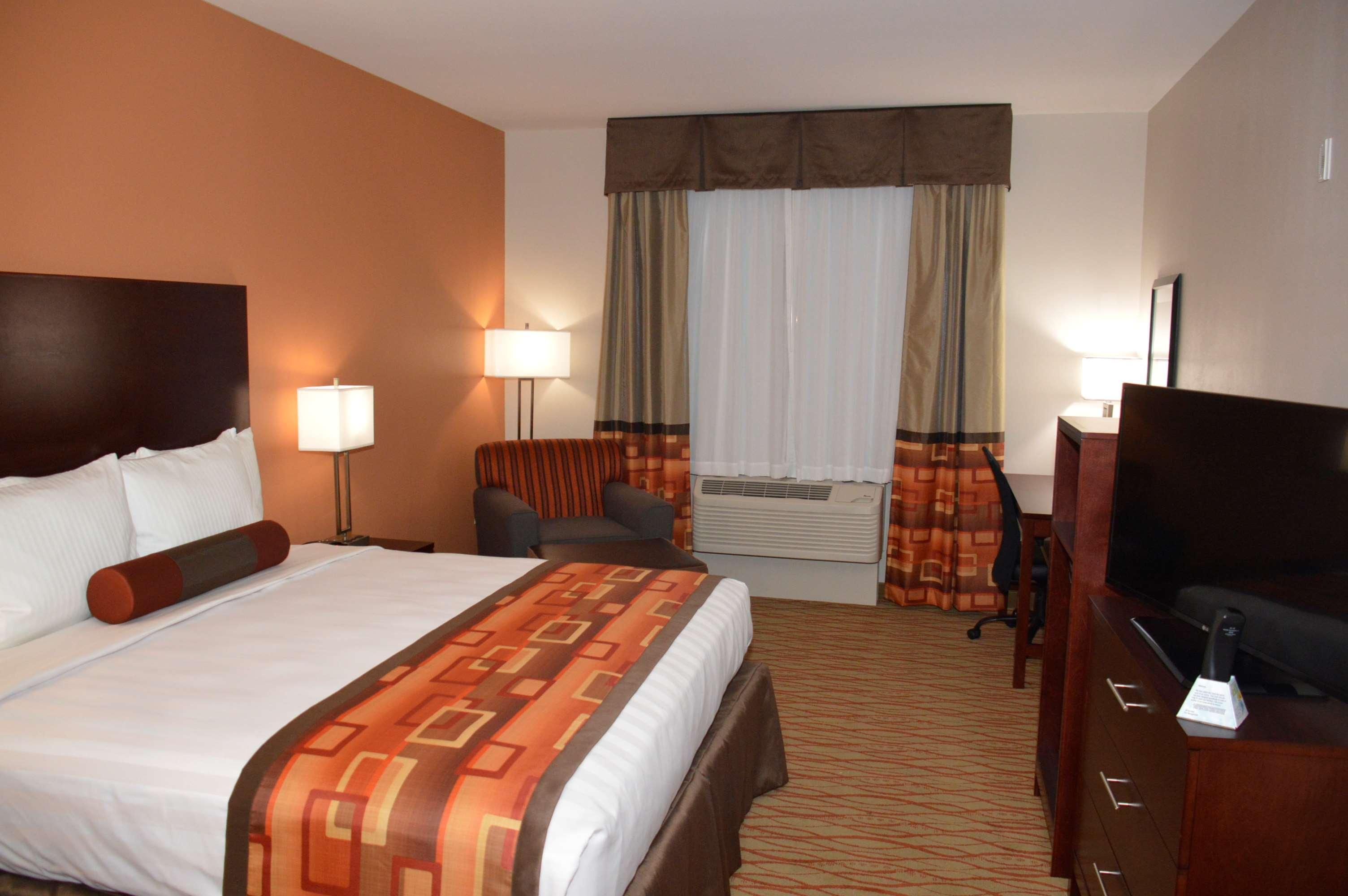 Best Western Plus Spring Inn & Suites Esterno foto