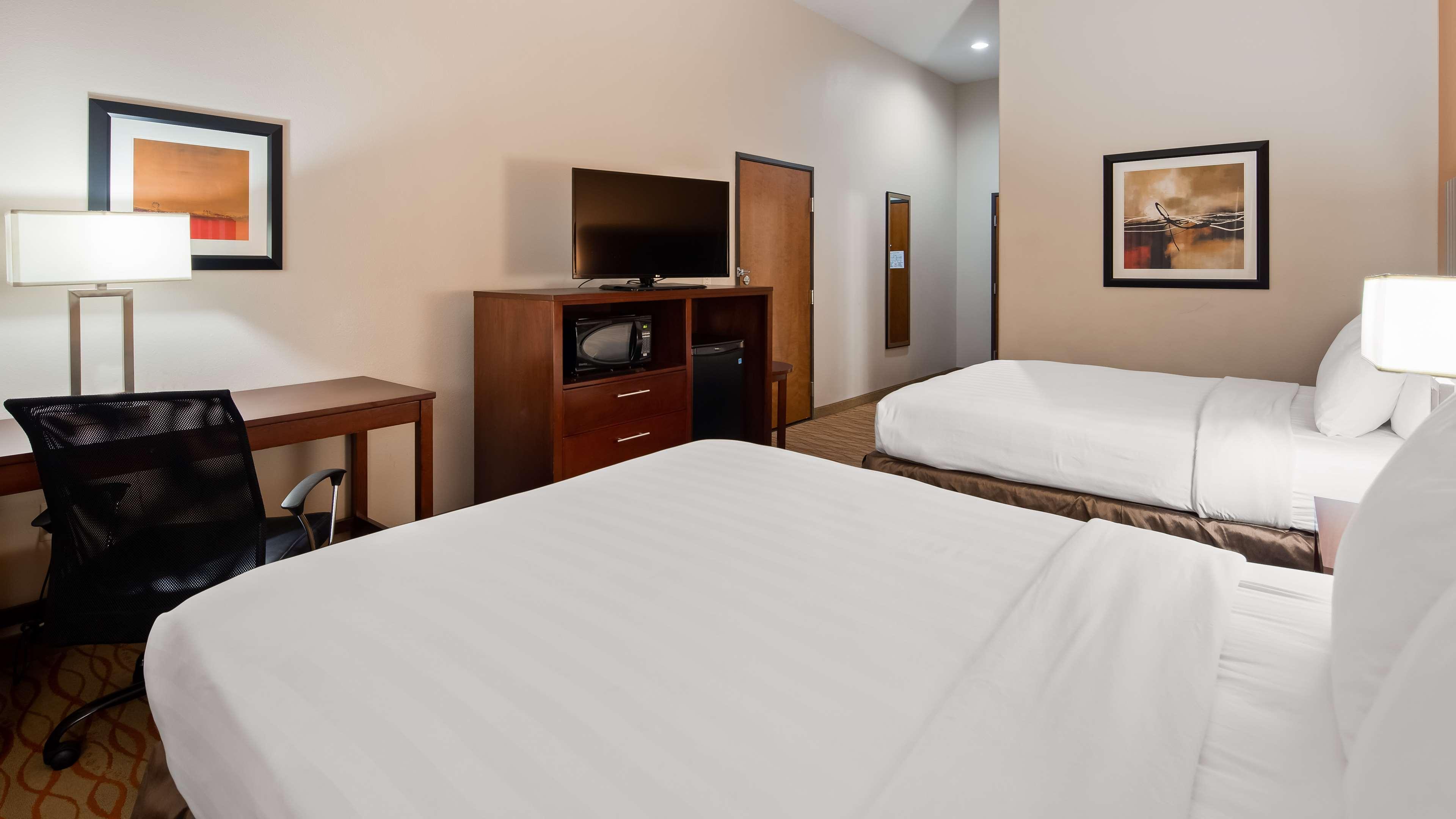 Best Western Plus Spring Inn & Suites Esterno foto