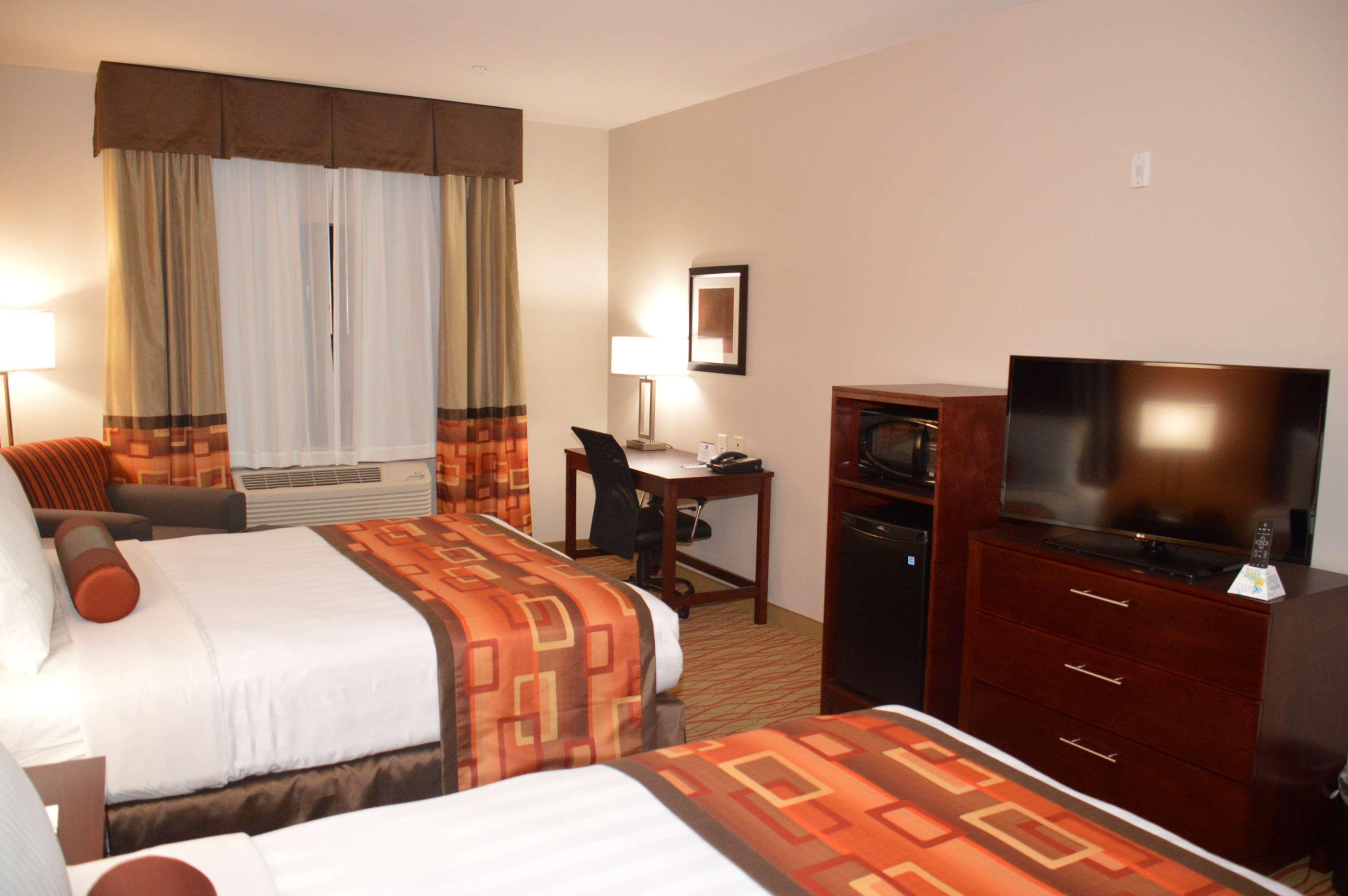 Best Western Plus Spring Inn & Suites Esterno foto