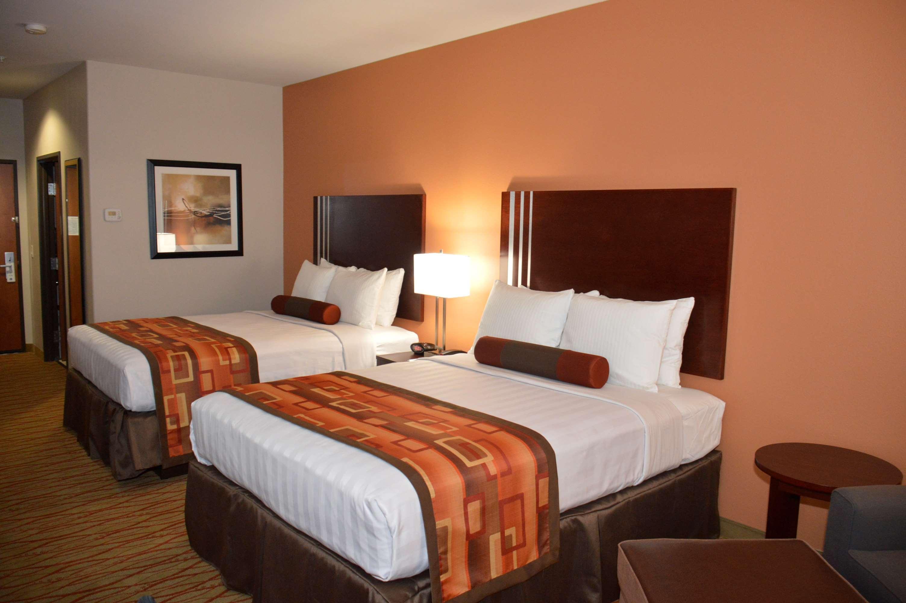 Best Western Plus Spring Inn & Suites Esterno foto