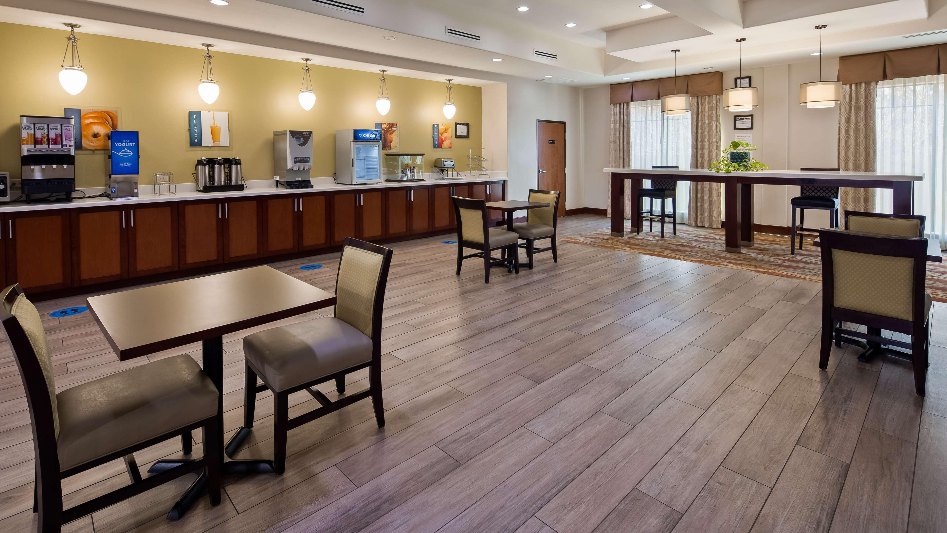 Best Western Plus Spring Inn & Suites Esterno foto