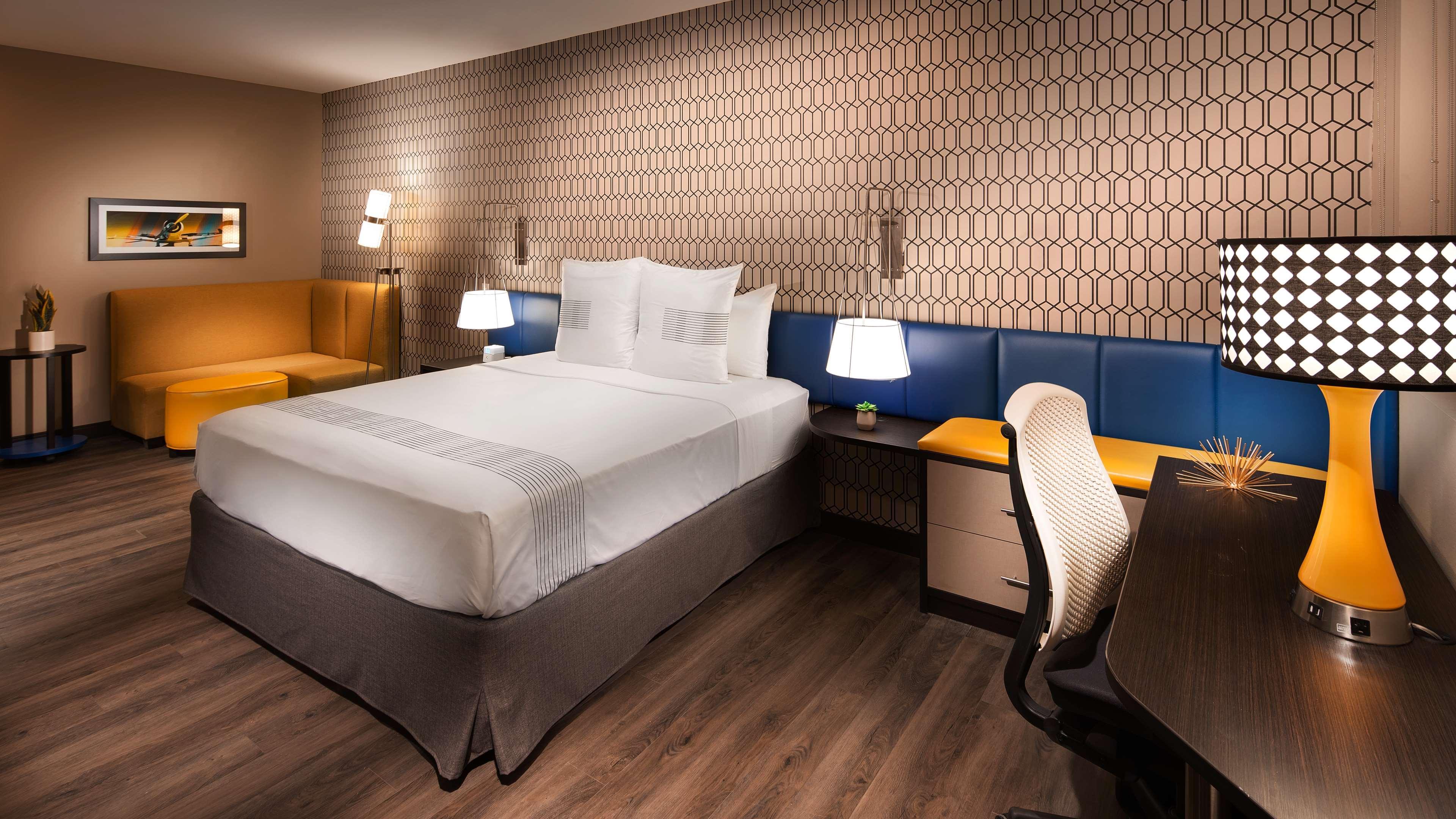 Best Western Plus Spring Inn & Suites Esterno foto