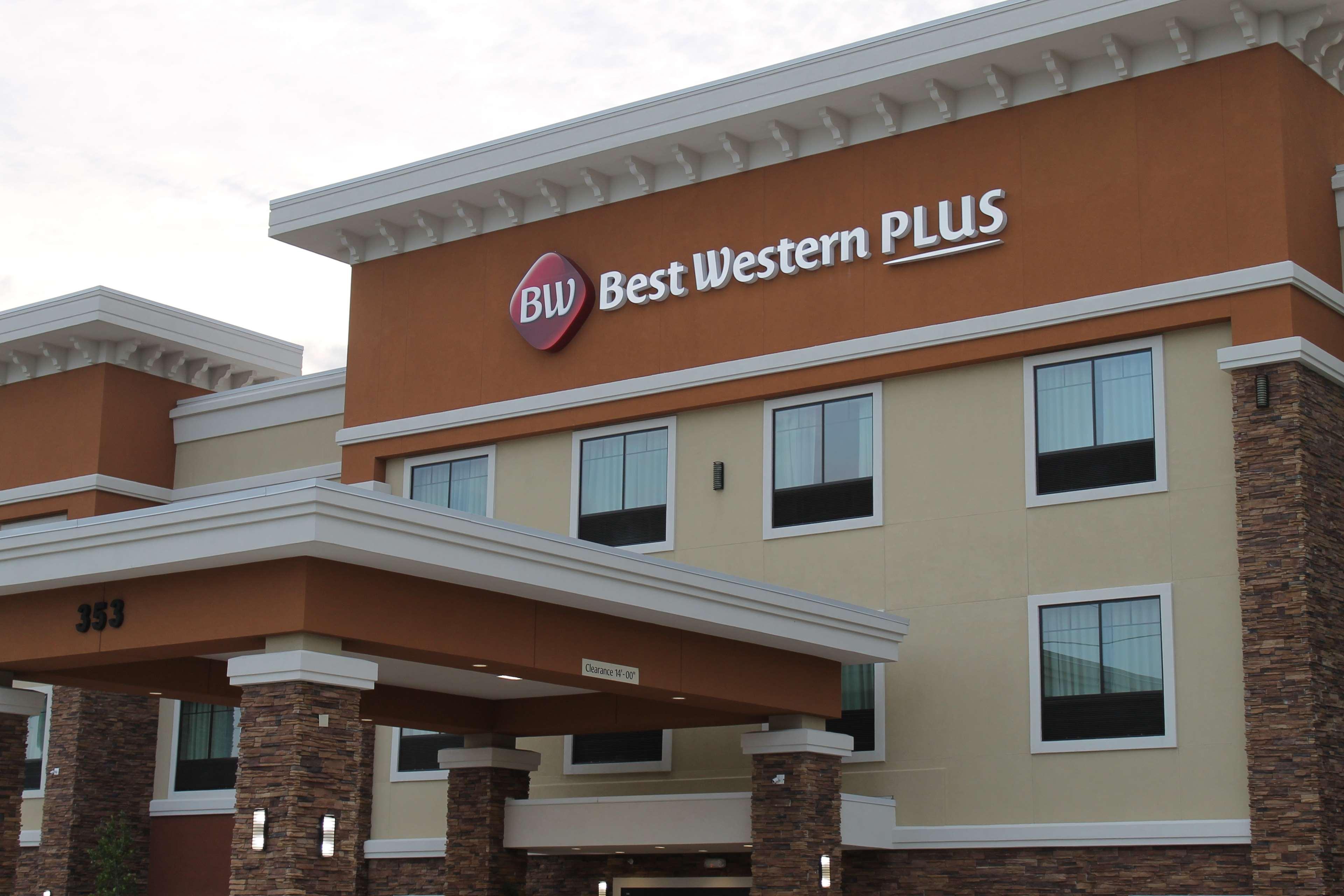 Best Western Plus Spring Inn & Suites Esterno foto